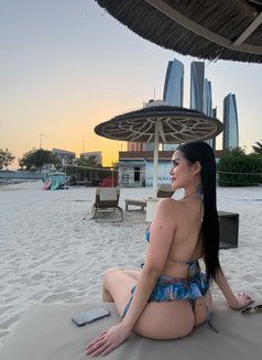 Hannah - puta in Abu Dhabi Photo 4 of 14