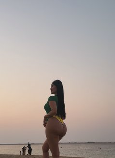 Hannah - puta in Abu Dhabi Photo 10 of 14