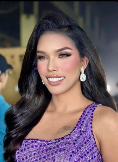 Hannah - masseuse in Manila Photo 2 of 5