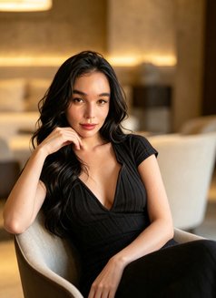 Hannah - masseuse in Manila Photo 3 of 5