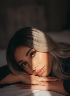 Hannah Lis - Transsexual escort in Lisbon Photo 25 of 26