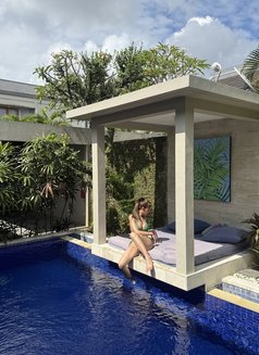 Hannah - escort in Kuala Lumpur Photo 10 of 10