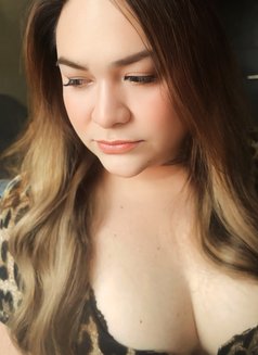 Hannah Massage - Acompañantes transexual in Dubai Photo 1 of 3