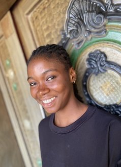 Hannah - escort in Cairo Photo 4 of 4