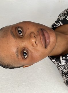 Hannah - escort in Cairo Photo 1 of 2