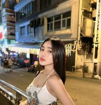 Hannah Young - puta in Manila