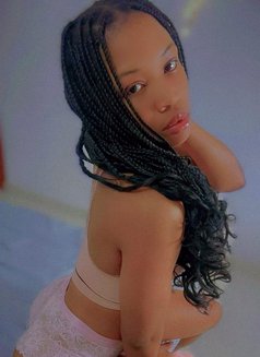 Hannah, Your Queen Tonight - escort in Hyderabad Photo 2 of 6