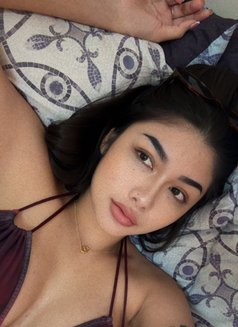 Hanni - Masajista in Abu Dhabi Photo 3 of 9