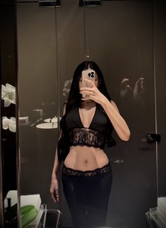 Hanni - puta in Kuala Lumpur Photo 8 of 9