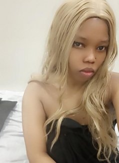 Hannia - escort in Riyadh Photo 2 of 5