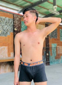 Hans - Male escort in Angeles City Photo 7 of 7