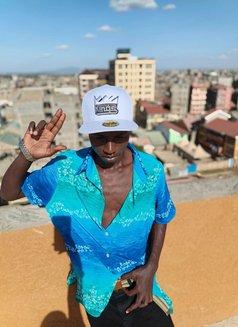 Hansel - Male escort in Nairobi Photo 1 of 6