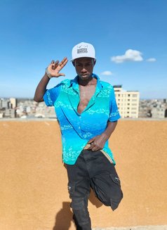 Hansel - Male escort in Nairobi Photo 4 of 6