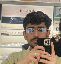 Hanu Chaudhary - Acompañantes masculino in Noida