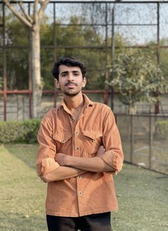 Hanu Chaudhary - Male escort in Noida Photo 3 of 4