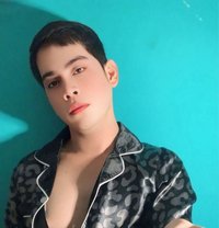 Hanz - Transsexual escort in Dubai