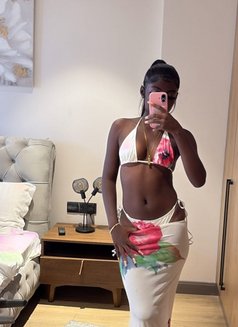 Happiness - puta in Kathmandu Photo 6 of 9