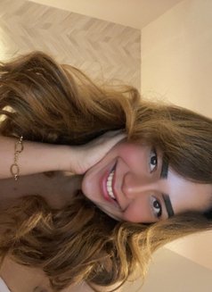 Happy - Transsexual escort in Abu Dhabi Photo 2 of 5