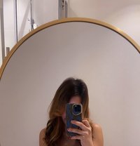 Happy - Transsexual escort in Abu Dhabi