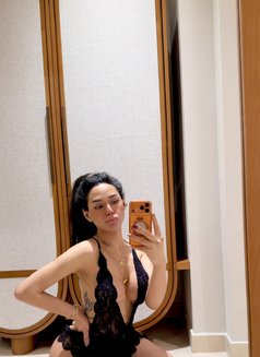 Happy - Acompañantes transexual in Abu Dhabi Photo 3 of 7