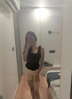 Happy - escort in Noida Photo 1 of 7