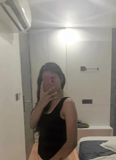 Happy - escort in Noida Photo 2 of 7