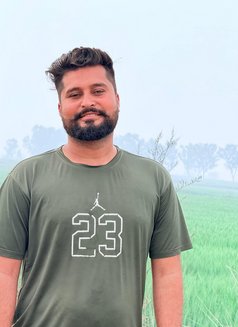 Happy - Male escort in Gurgaon Photo 2 of 12