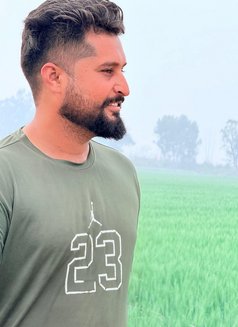 Happy - Male escort in Gurgaon Photo 3 of 12