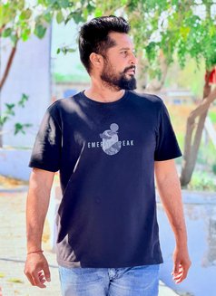 Happy - Male escort in Gurgaon Photo 4 of 12