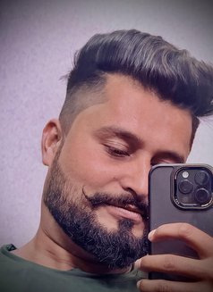 Happy - Male escort in Gurgaon Photo 5 of 12