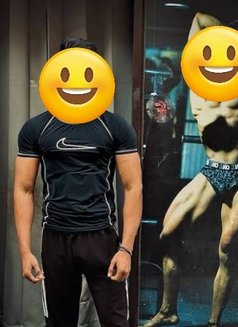 Happy with Rayan - masseur in Colombo Photo 1 of 4