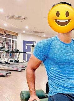 Happy with Rayan - masseur in Colombo Photo 2 of 4