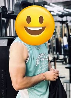 Happy with Rayan - masseur in Colombo Photo 3 of 4