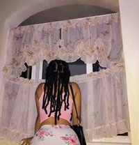 Happy - escort in Doha