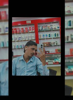 Happy Slim Fit - Acompañantes masculino in Mumbai Photo 2 of 5