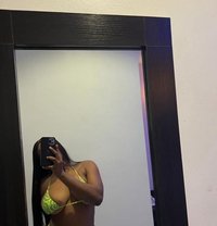 Happy - escort in Seoul