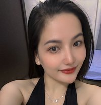 Happy - escort in Doha Photo 5 of 8