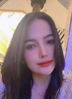 Happy - escort in Doha Photo 7 of 8