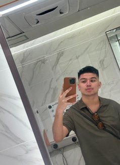 JUST ARRIVED, NEW IN SINGAPORE - Acompañantes masculino in Singapore Photo 6 of 7