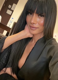 Hard Candy - Transsexual escort in Dubai Photo 1 of 30