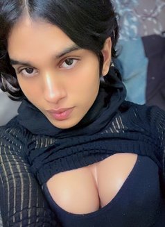 7+ shemale ( online and offline service) - Transsexual escort in New Delhi Photo 15 of 25