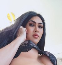Anna Top both real friendly - Transsexual escort in Dubai