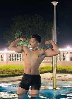 Hardcore 8 Inch Hunk - Intérprete masculino de adultos in New Delhi Photo 1 of 11