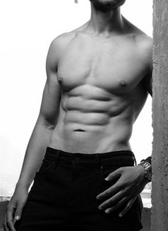Hardcore - Acompañante masculino in Ahmedabad Photo 2 of 2