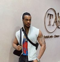 Hardcore Max - Male escort in Doha