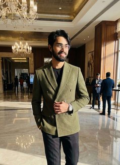 Hardik - Male escort in New Delhi Photo 4 of 7