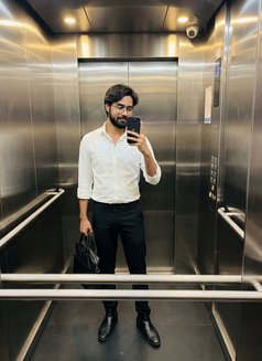 Hardik - Male escort in New Delhi Photo 6 of 7