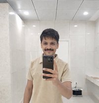 Hardik Kv - Acompañantes masculino in Bangalore