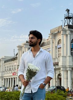 Hardik Mishra - Acompañantes masculino in New Delhi Photo 1 of 2
