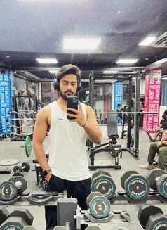 Hardik Mishra - Acompañantes masculino in New Delhi Photo 2 of 2